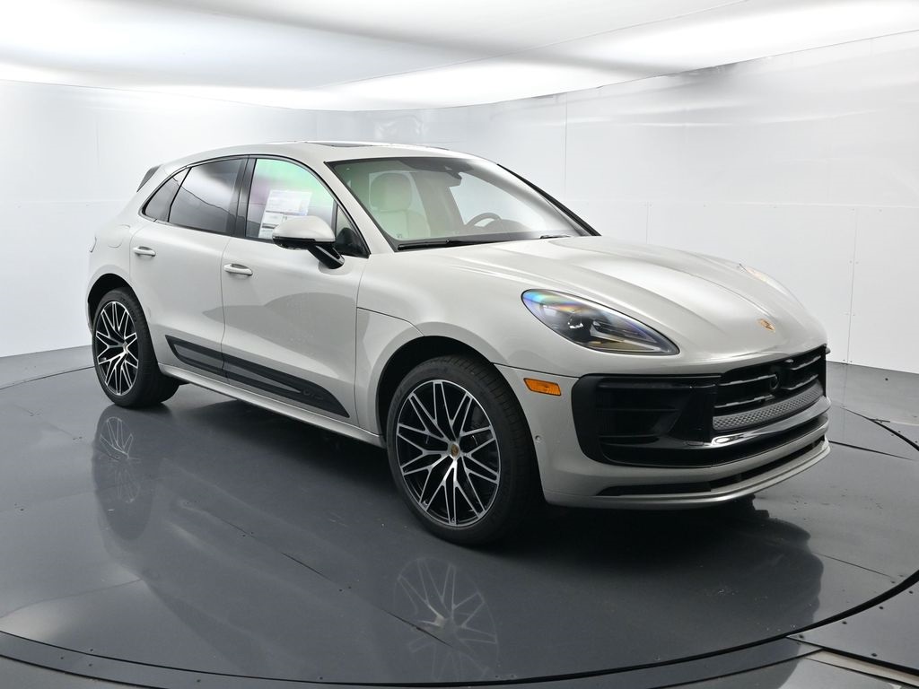 2026 Porsche Macan GTS photo 13