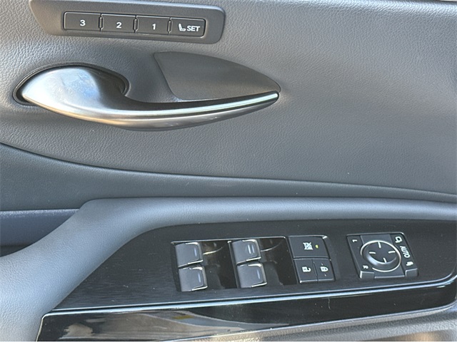 2025 Lexus ES 300h Premium photo 24