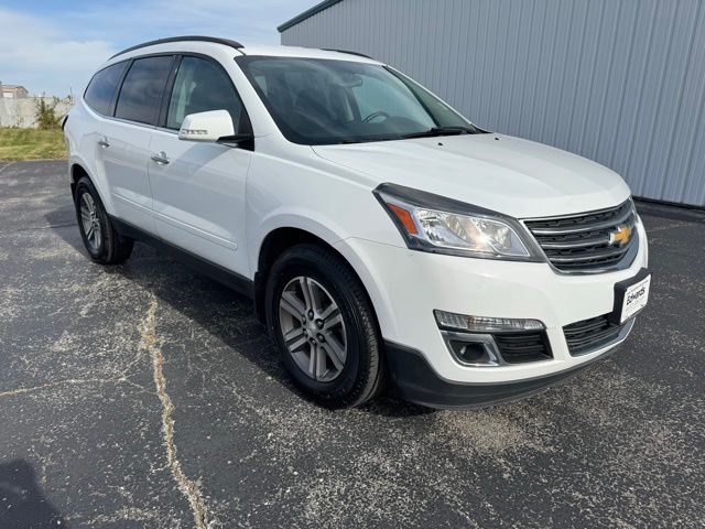 2017 Chevrolet Traverse 2LT photo 4