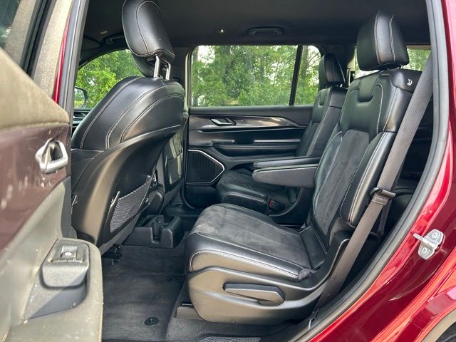 2022 Jeep Grand Cherokee Altitude photo 11
