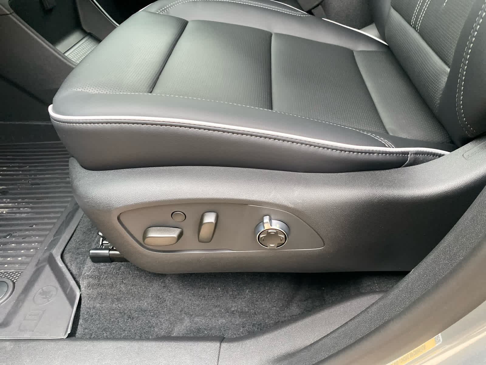 2026 Buick Enclave Avenir photo 15