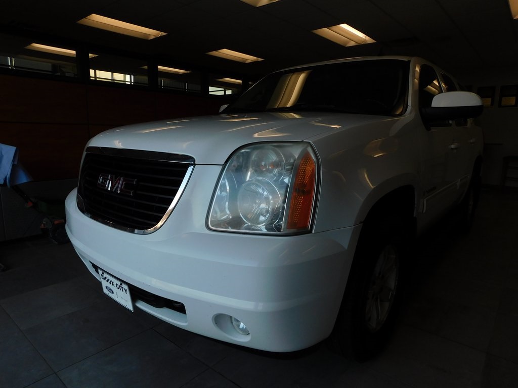 Used 2009 GMC Yukon SLT2 with VIN 1GKFK33069R245643 for sale in Sioux City, IA