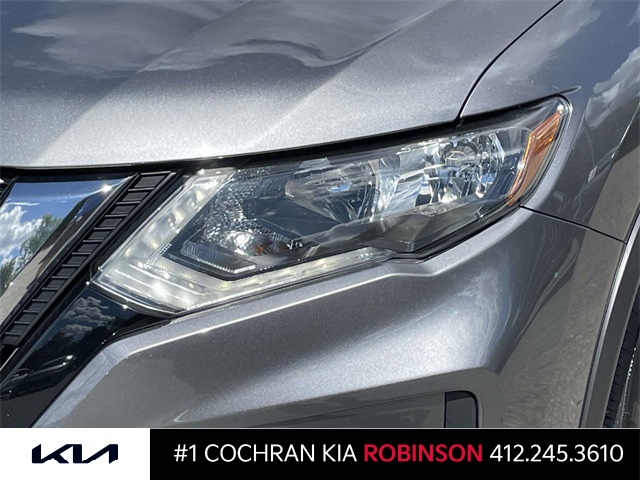 2018 Nissan Rogue SV photo 9