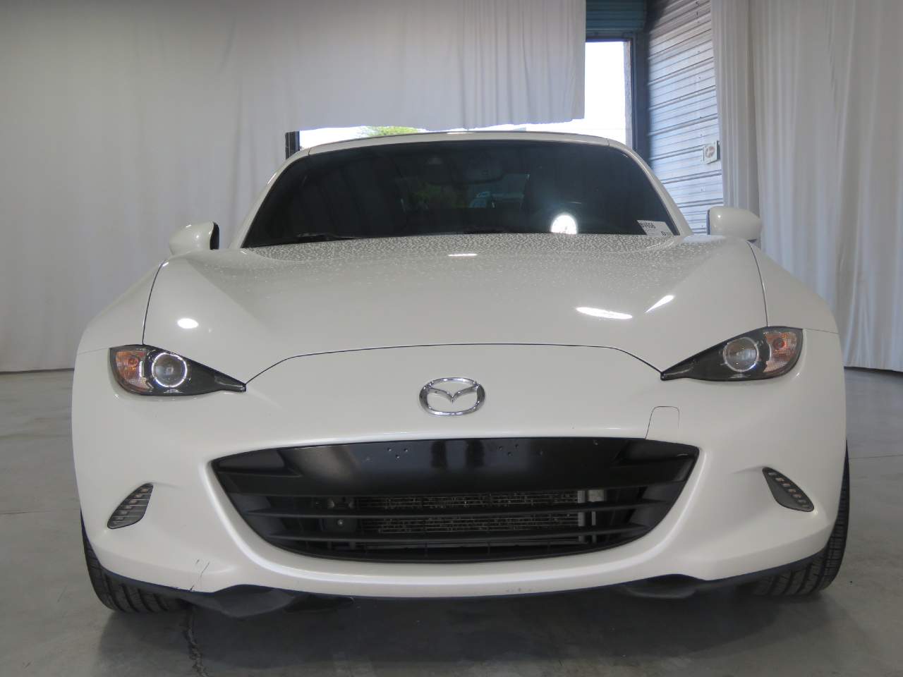 2019 Mazda MX-5 Miata Miata RF Grand Touring photo 2