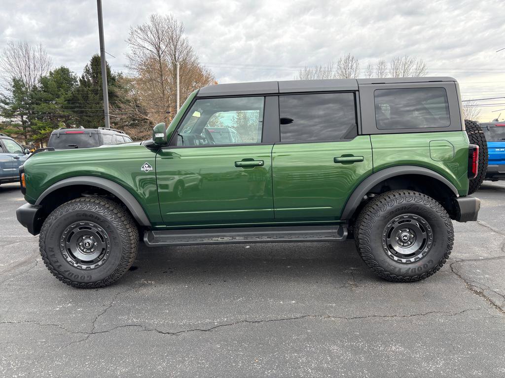 2025 Ford Bronco Outer Banks photo 3