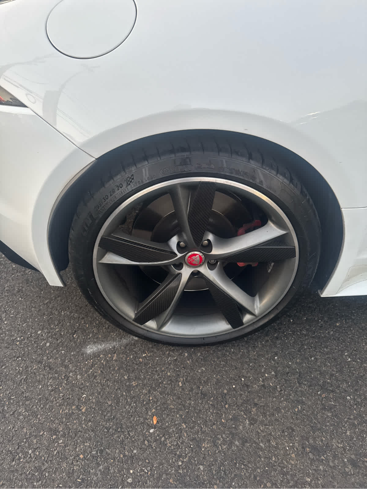 2018 Jaguar F-TYPE R photo 4