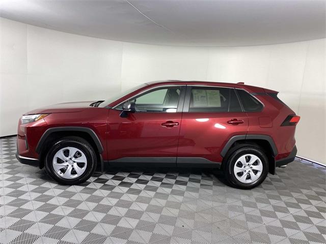 2024 Toyota RAV4 LE photo 2