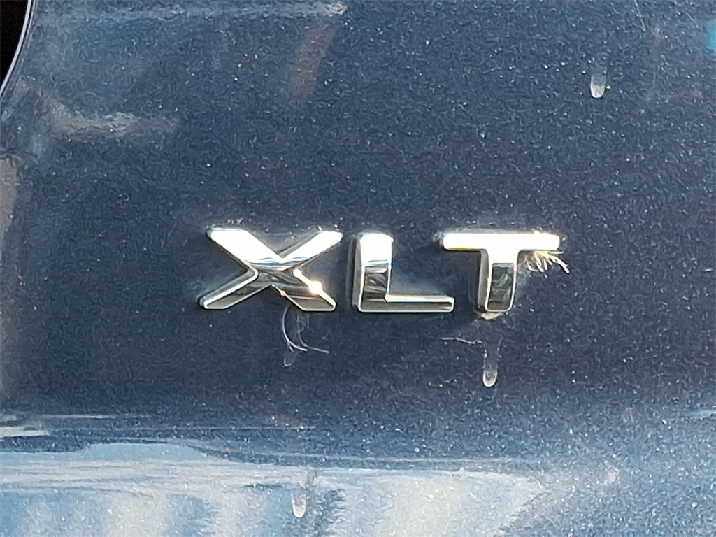 2017 Ford Explorer XLT photo 9