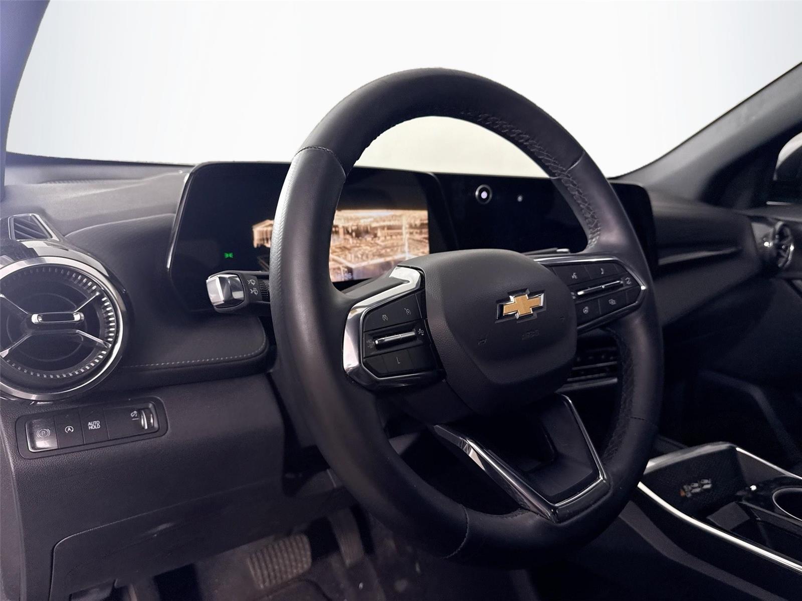 2025 Chevrolet Equinox LT photo 10