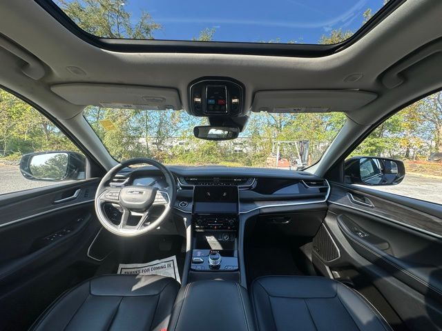 2023 Jeep Cherokee 4xe photo 2