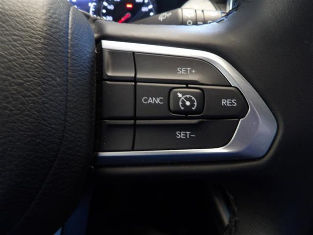2022 Jeep Compass Latitude Lux photo 28