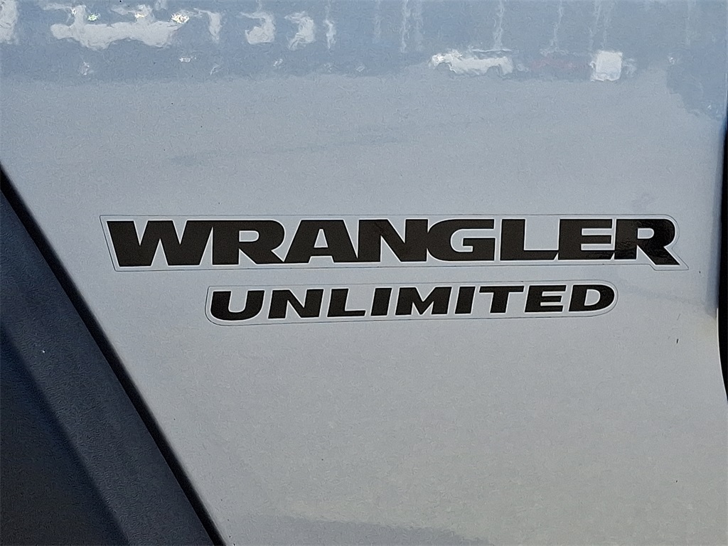 2016 Jeep Wrangler Unlimited Rubicon photo 26
