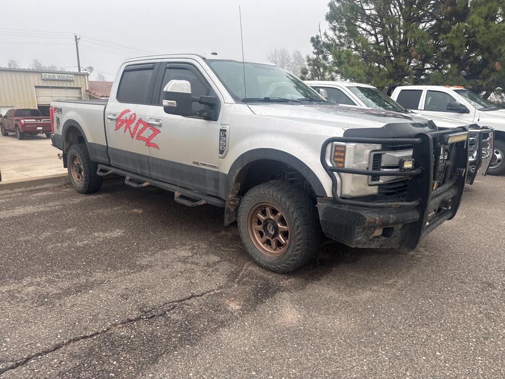 2019 Ford F-350 XLT photo 2