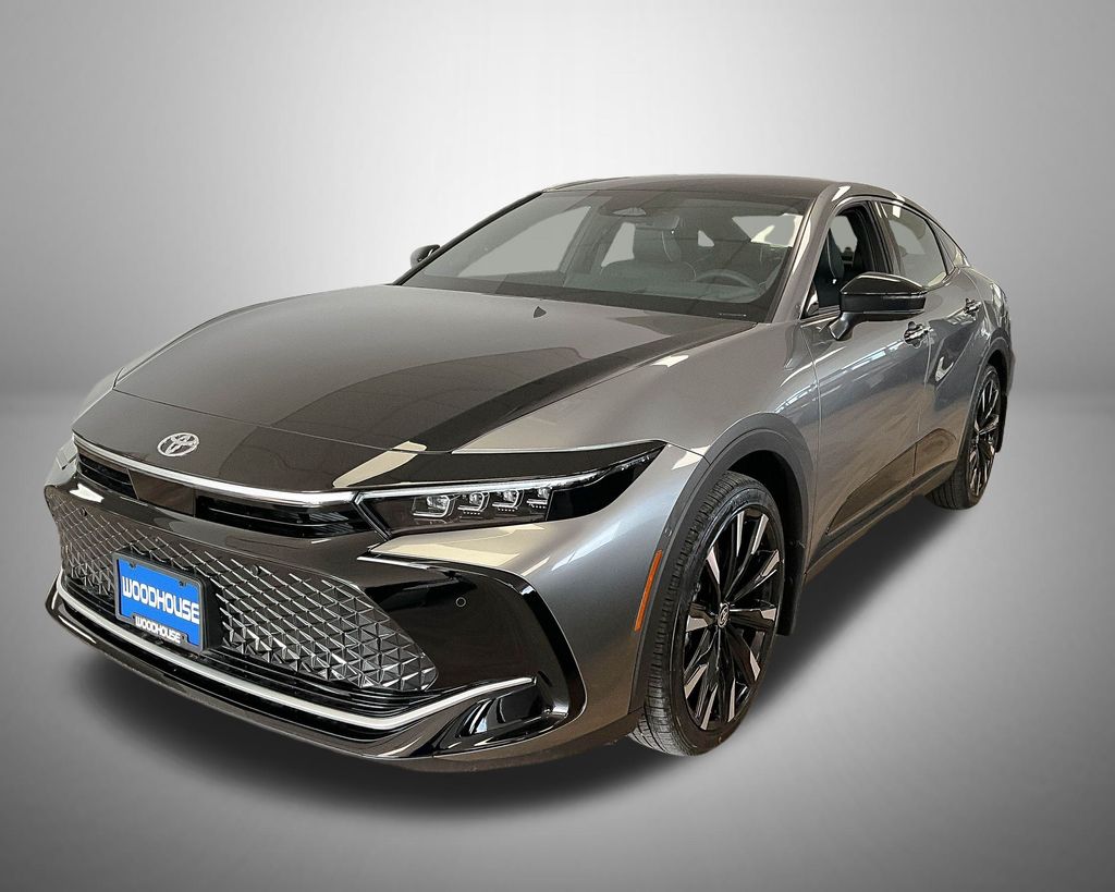 2025 Toyota Crown Platinum's photo