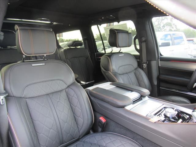 2023 Jeep Grand Wagoneer III photo 9