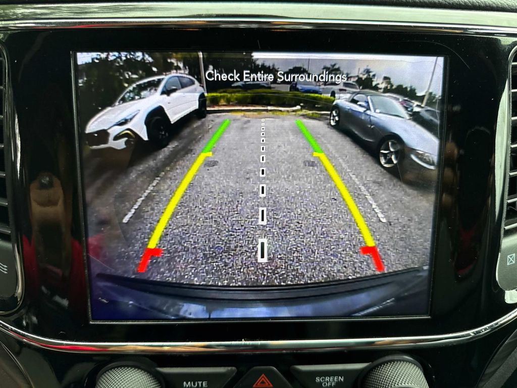 2019 Jeep Grand Cherokee Altitude photo 21