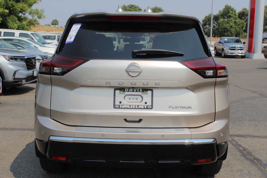 2025 Nissan Rogue Platinum photo 5