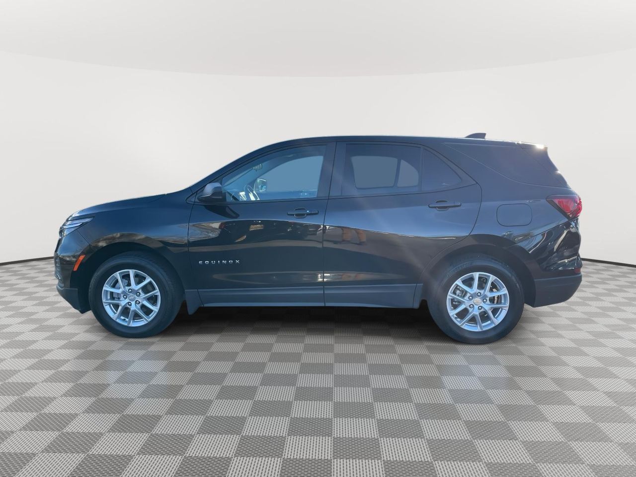 2024 Chevrolet Equinox LS photo 4