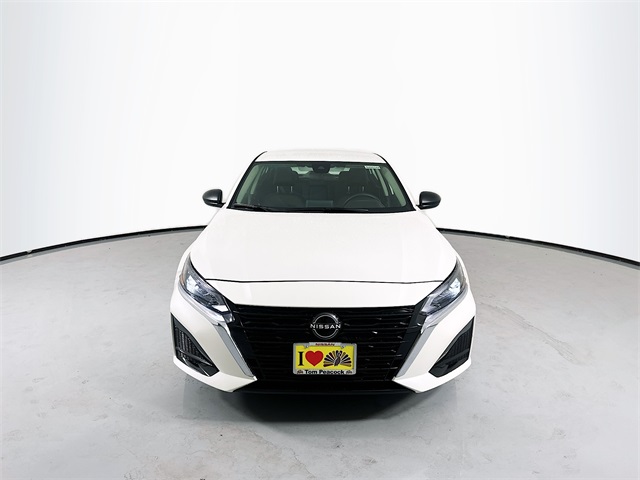 2025 Nissan Altima SV photo 2