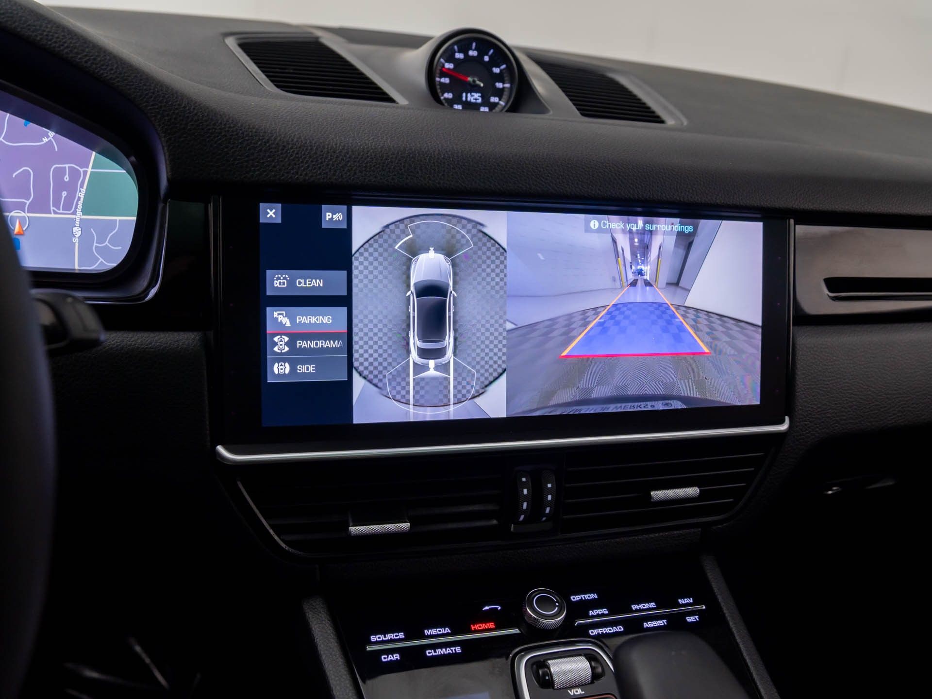 2021 Porsche Cayenne Coupe photo 23