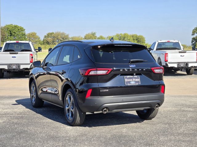 2026 Ford Escape ST-Line photo 4