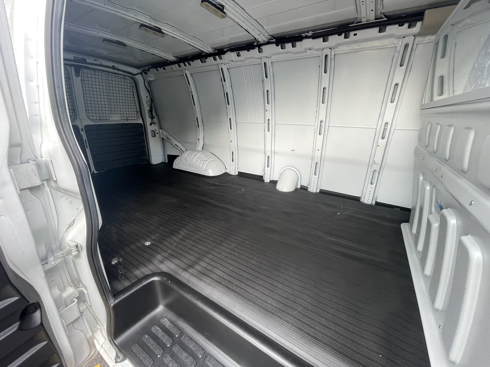 2019 Chevrolet Express Cargo Van photo 10