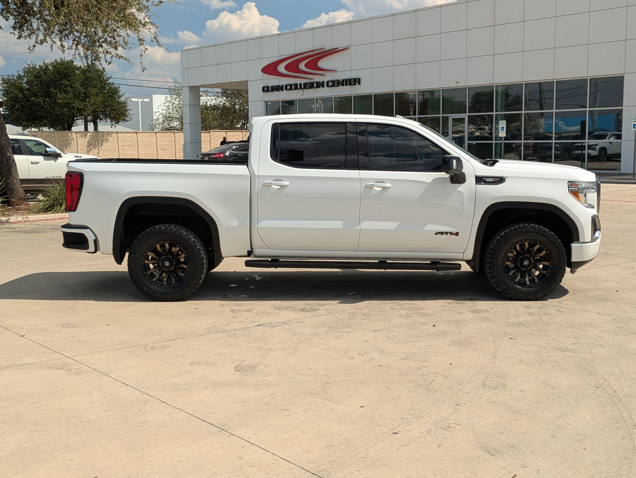 2020 Gmc Sierra 1500 AT4 photo 2