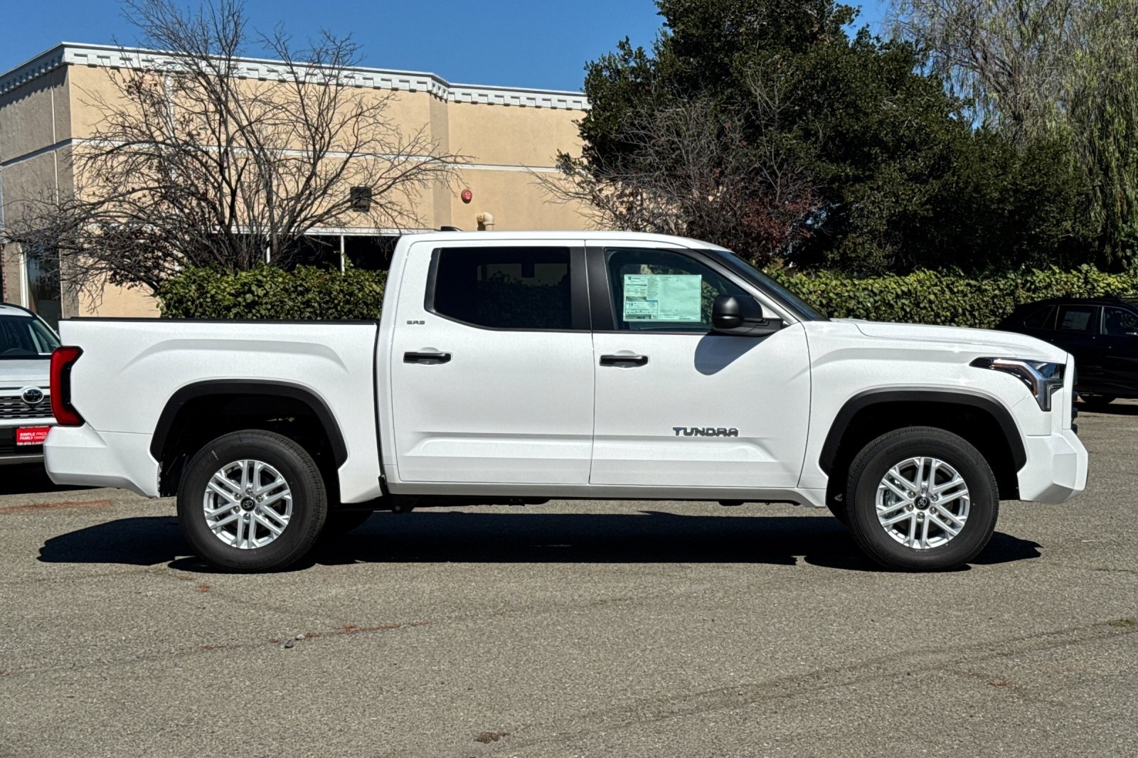 2025 Toyota Tundra SR5 CrewMax photo 8
