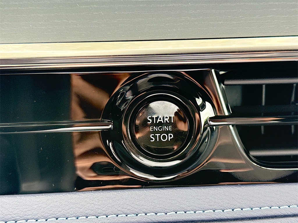 2026 Infiniti QX80 Sensory photo 17