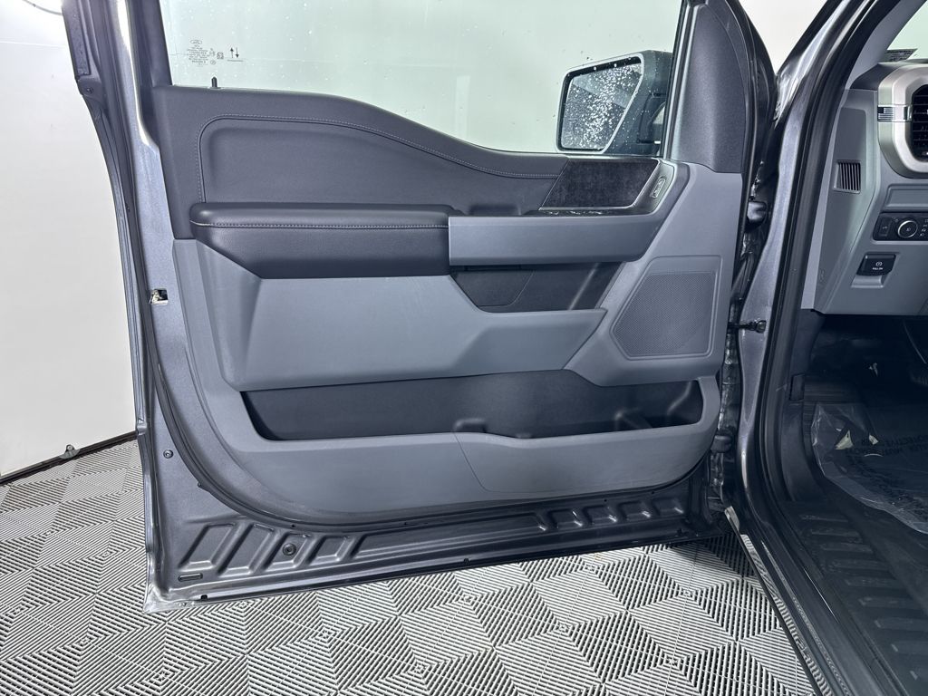2021 Ford F-150 XLT photo 40