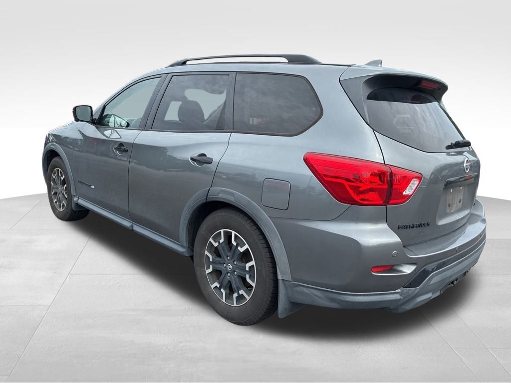 2020 Nissan Pathfinder SL photo 2