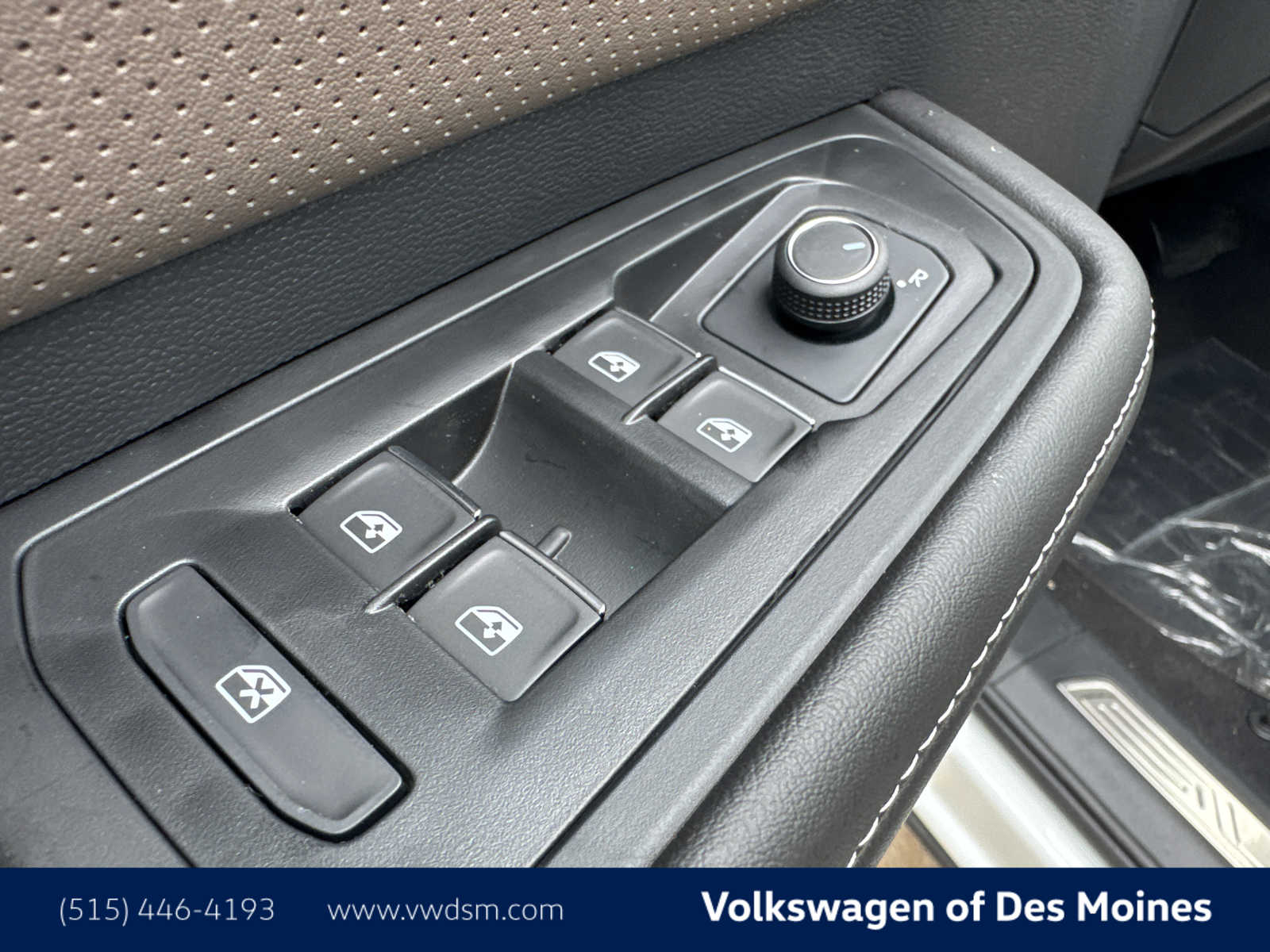 2025 Volkswagen Atlas SEL photo 21