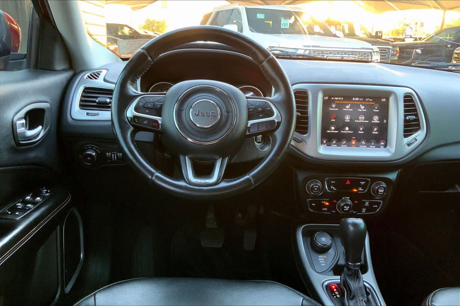 2017 Jeep Compass Latitude photo 2