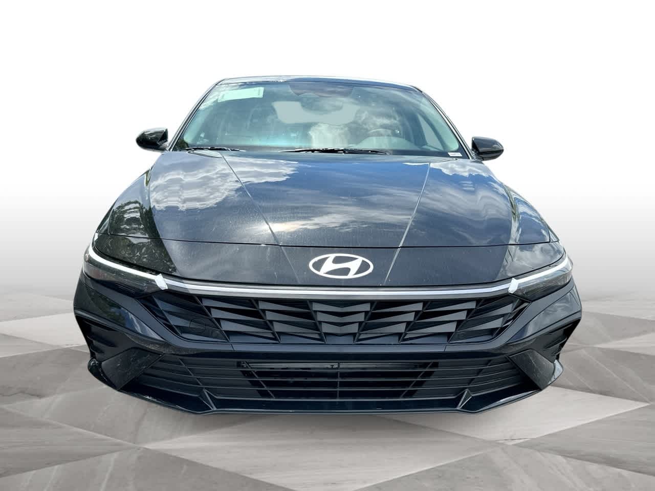 2025 Hyundai Elantra SE photo 3