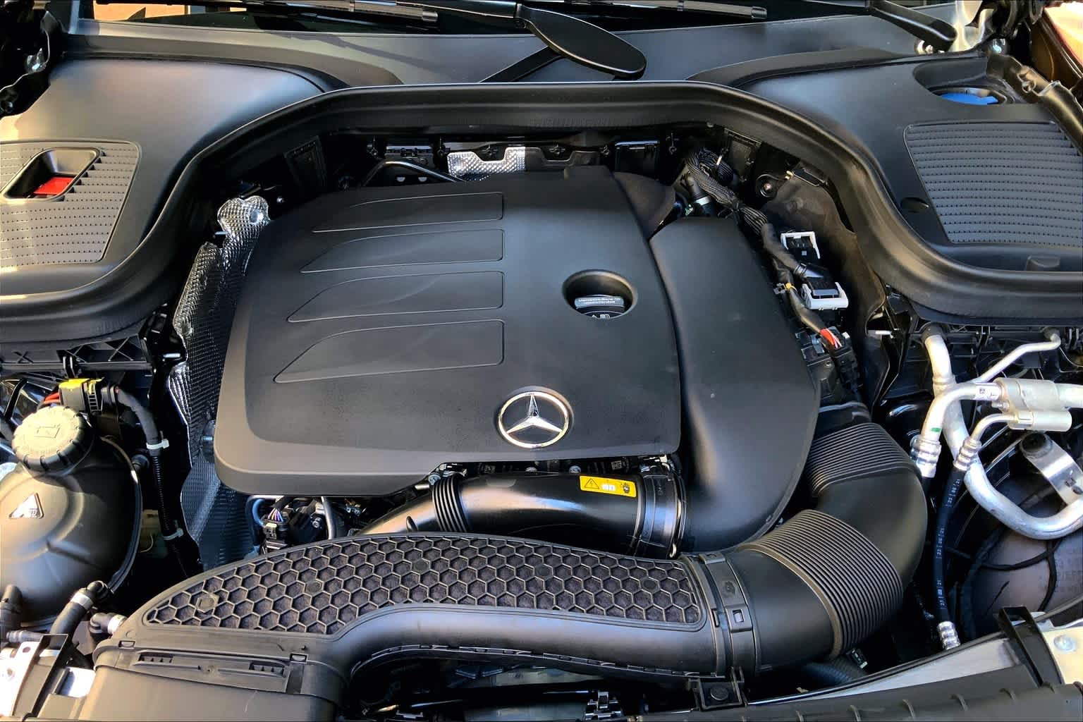 2022 Mercedes Benz GLC 300 photo 29