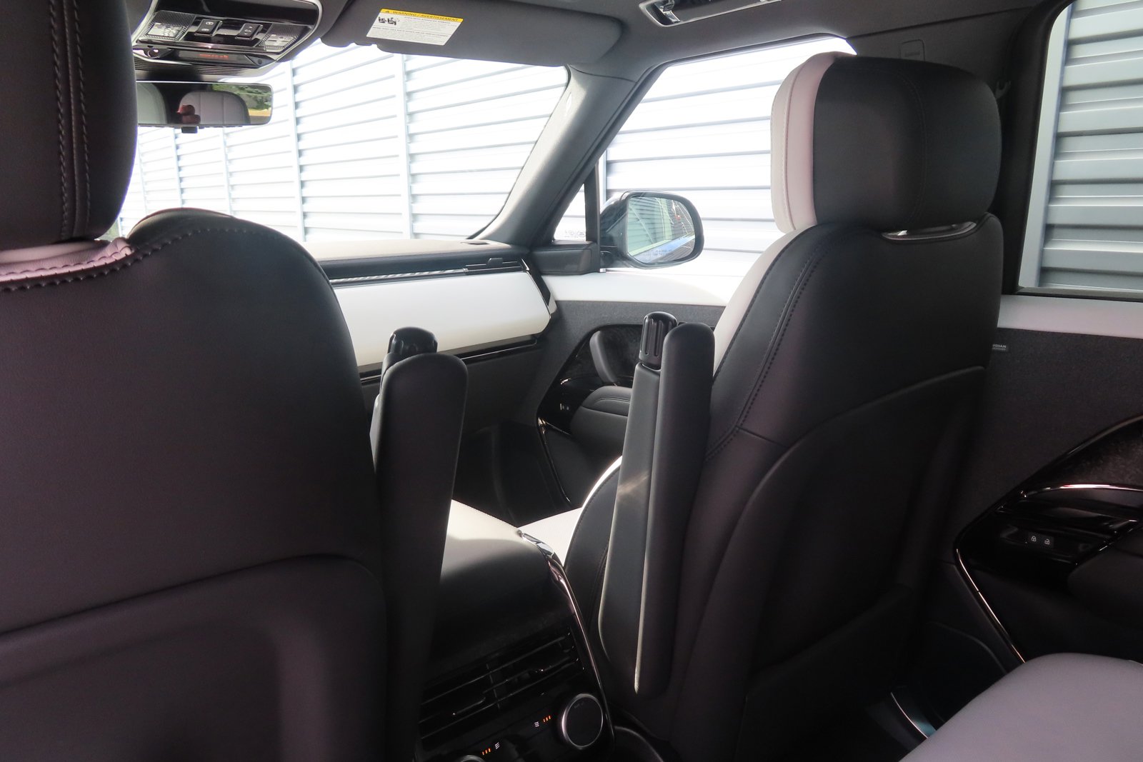 2024 Land Rover Range Rover Sport SE photo 6