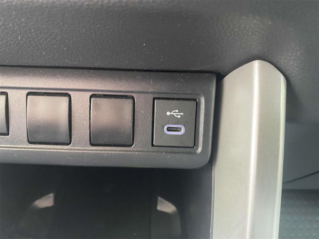 2024 Toyota Corolla Cross LE photo 20