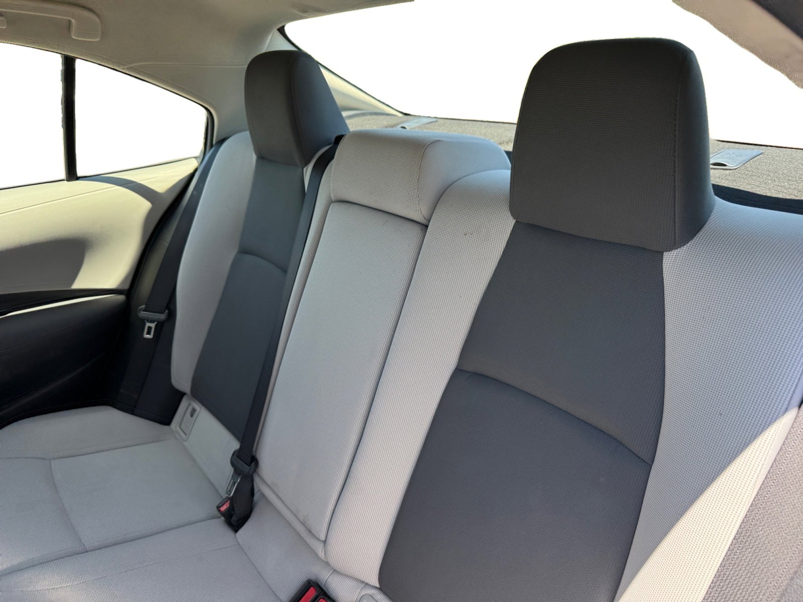 2022 Toyota Corolla LE photo 16