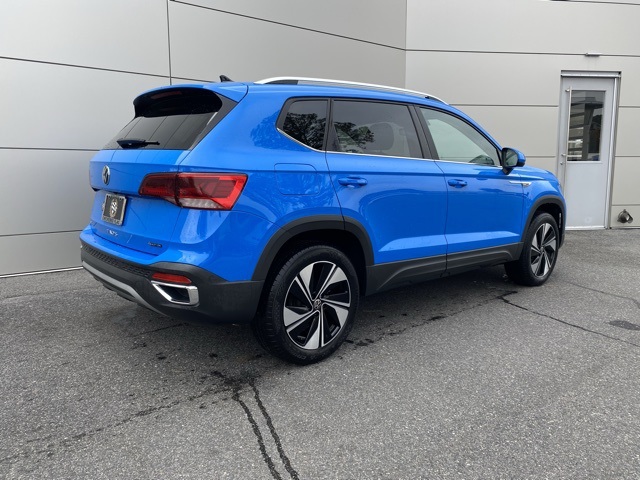 2024 Volkswagen Taos SE photo 2