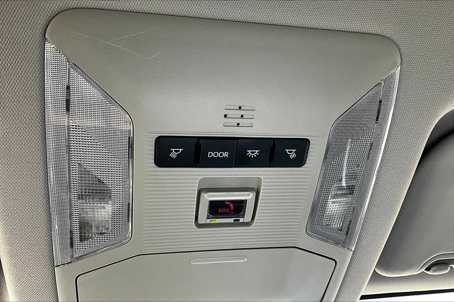 2025 Toyota RAV4 LE photo 33