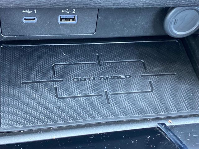 2024 Mitsubishi Outlander ES photo 27