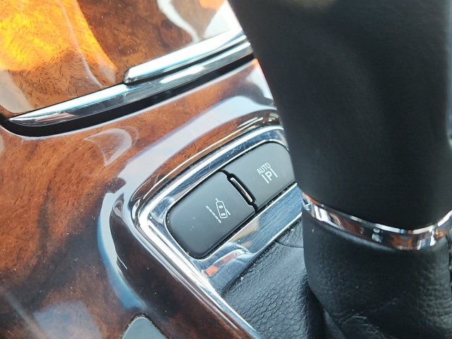 2015 Lincoln MKS EcoBoost photo 42