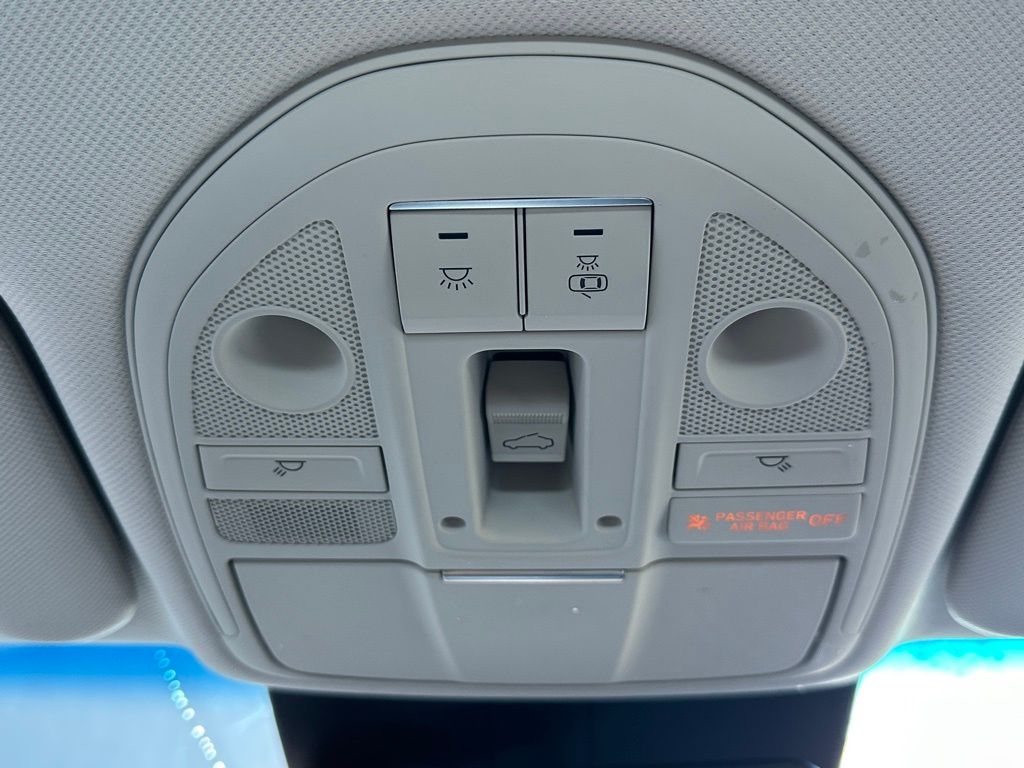 2022 Genesis G70 2.0T photo 37