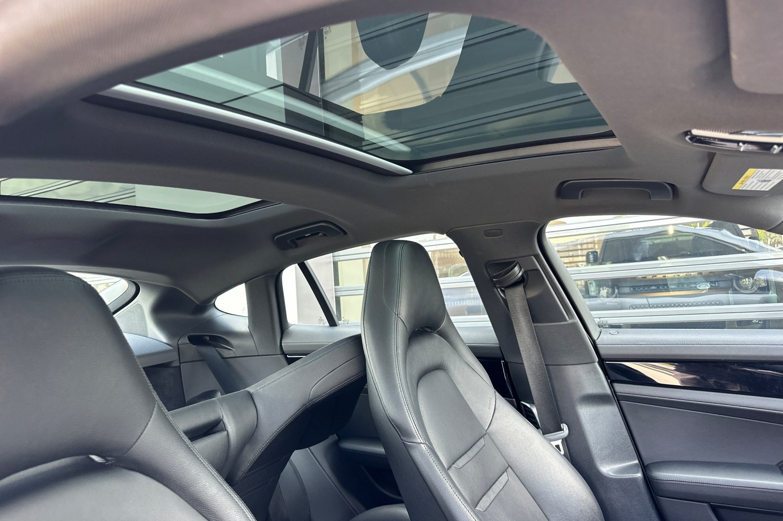 2018 Porsche Panamera 4 photo 19