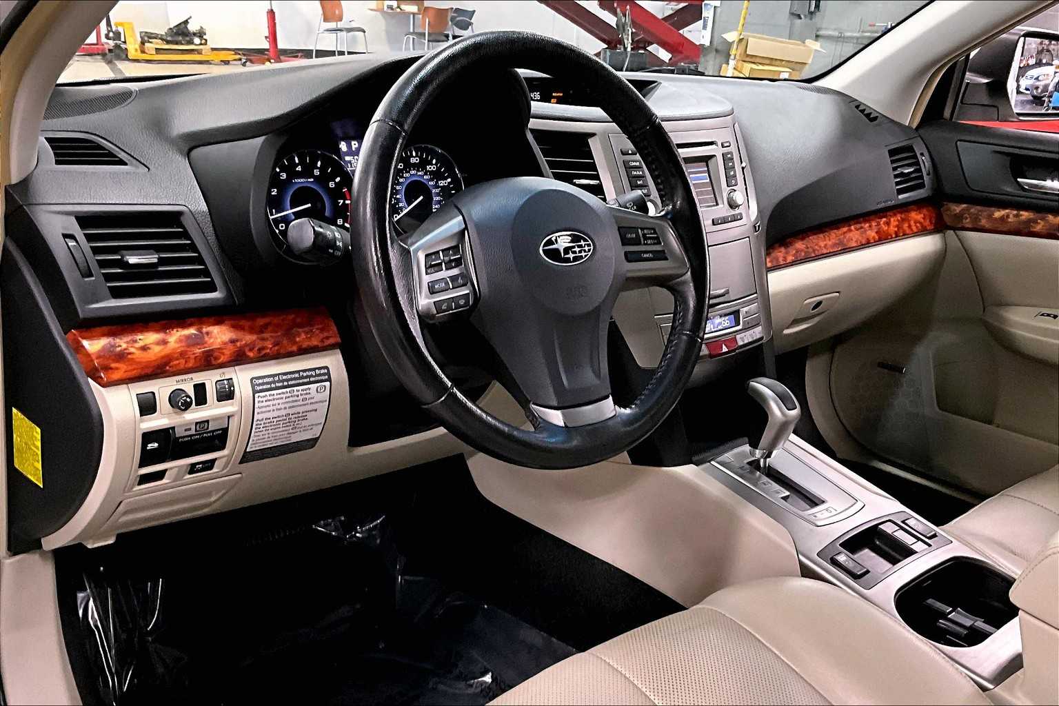 2012 Subaru Outback 2.5i Limited photo 15