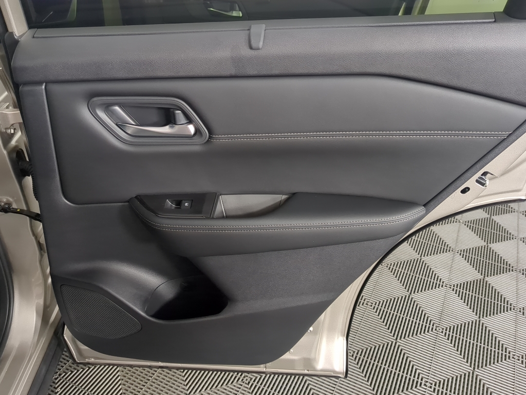 2026 Nissan Rogue SV photo 20