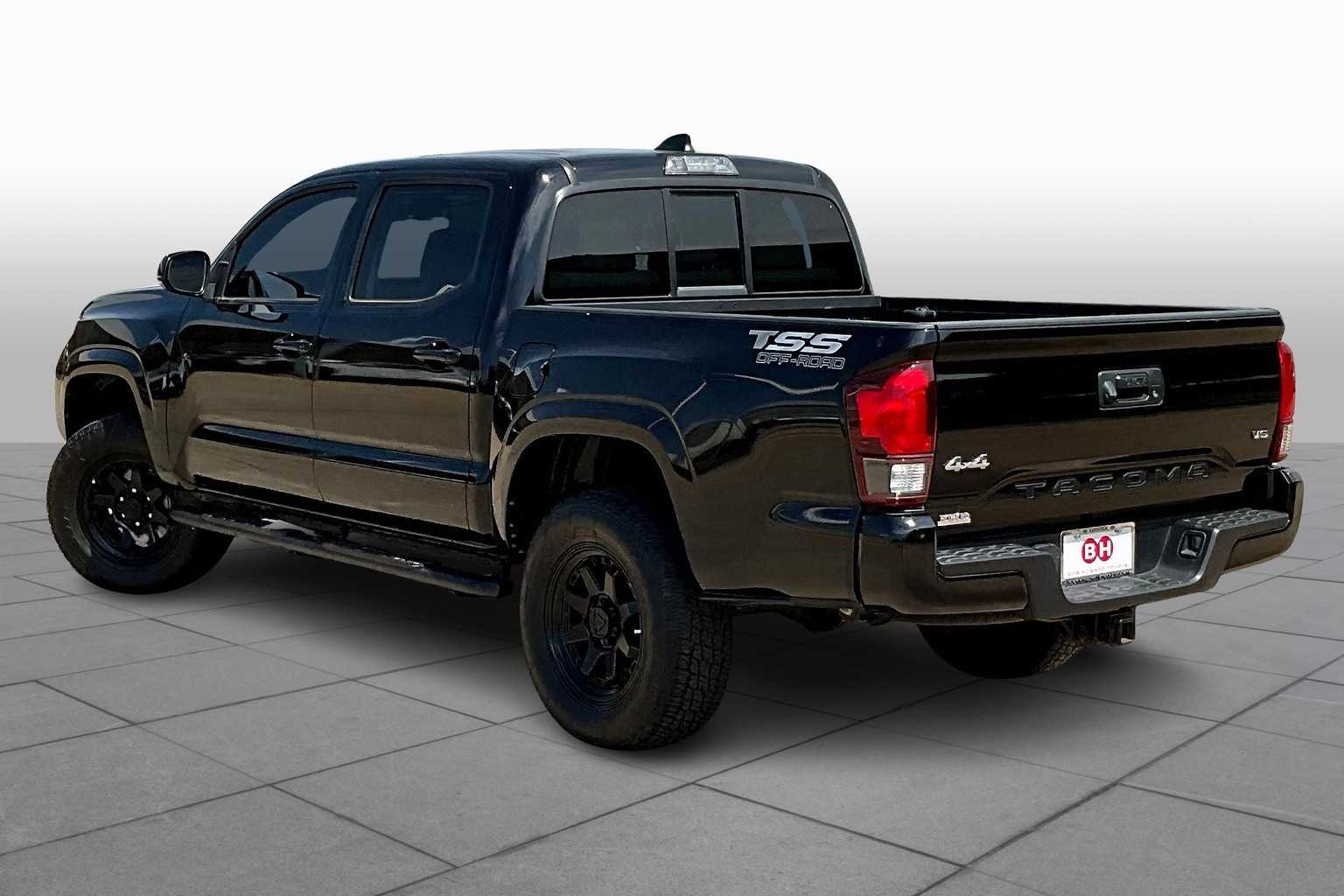 2023 Toyota Tacoma SR photo 10