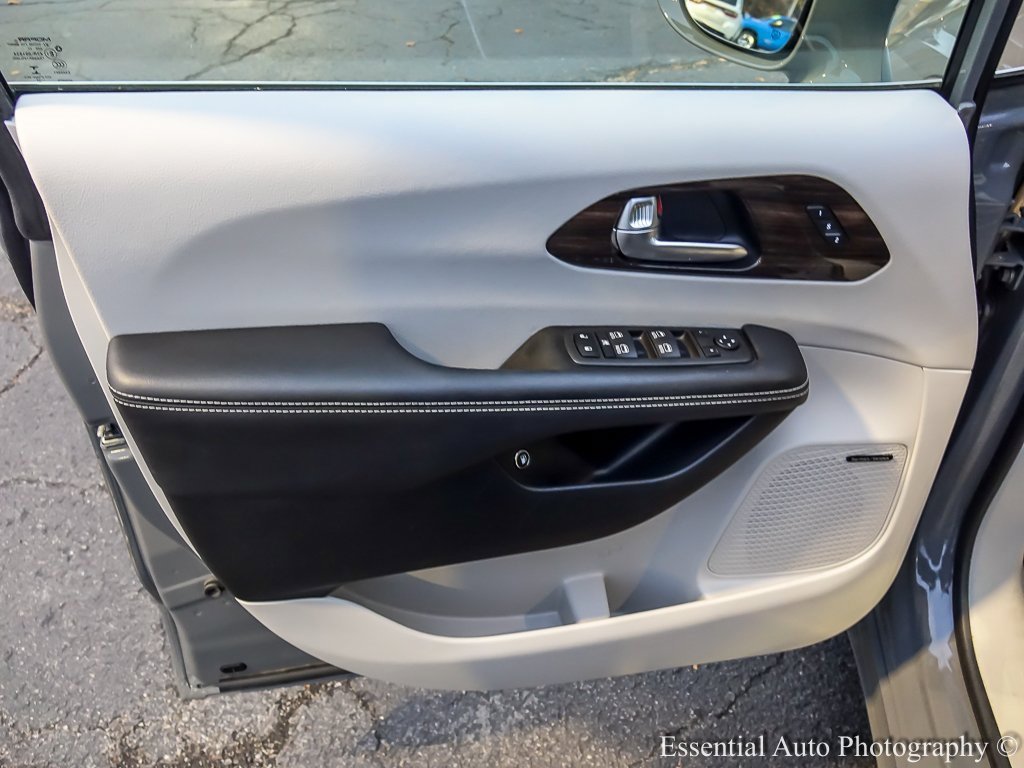 2022 CHRYSLER PACIFICA - Image 31