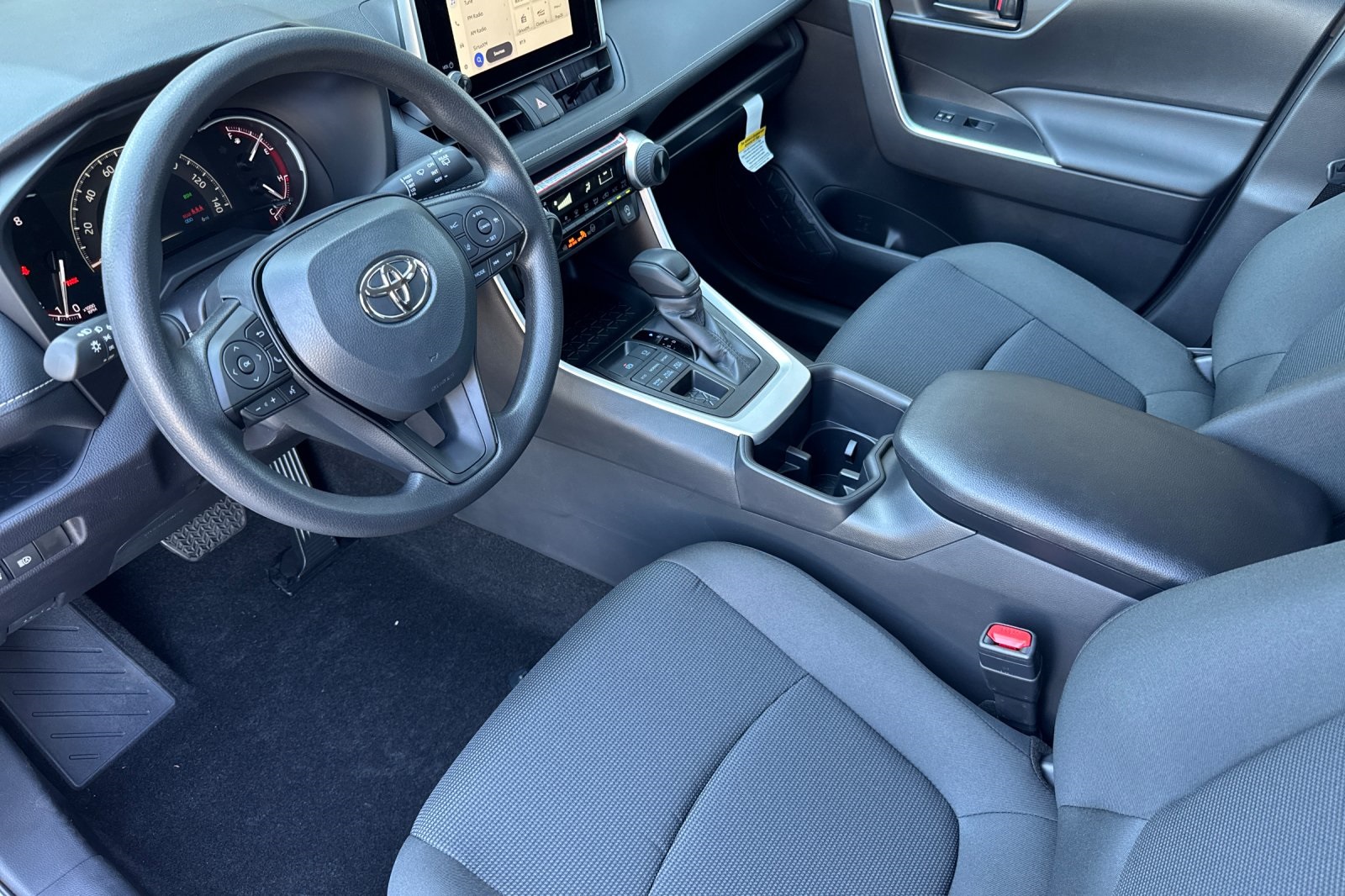 2025 Toyota RAV4 LE photo 12