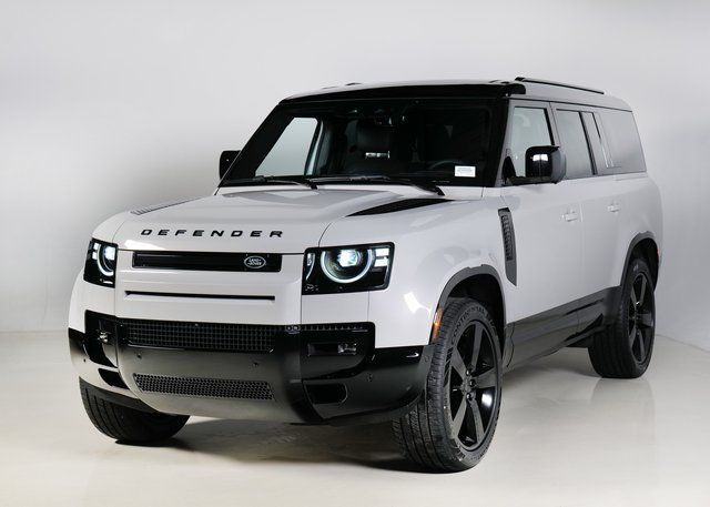 2026 Land Rover Defender X-Dynamic SE's photo
